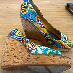 Opened Toe Floral Wede